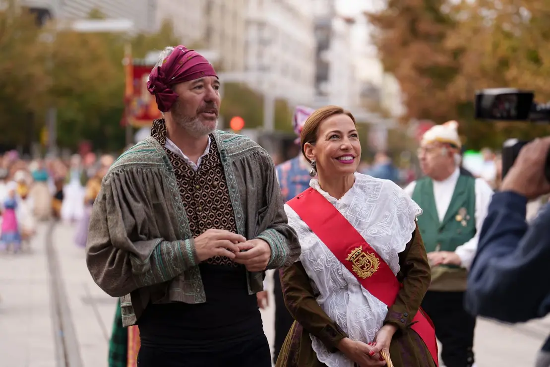 Jorge Azc&oacute;n y Natalia Chueca en la Ofrenda de Frutos