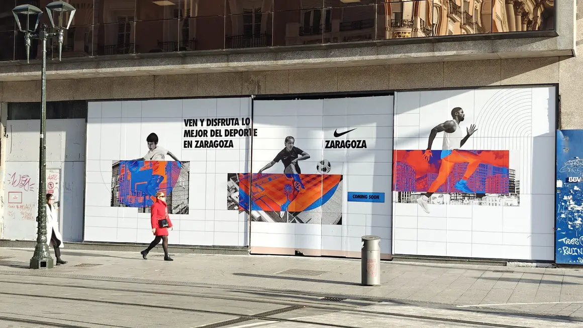 Fachada del local de la nueva tienda de Nike en Zaragoza. HOY ARAG&Oacute;N
