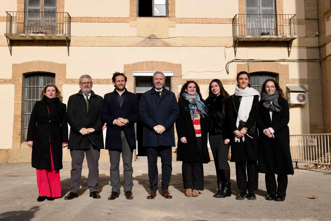 Autoridades presentes en la nueva facultad de Medicina en Huesca