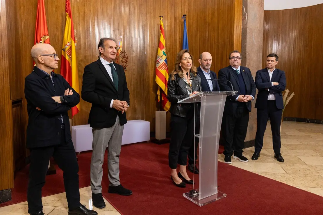 El presidente de la RFEF visita Zaragoza para conocer los avances de la sede hacia el Mundial 2030. AZ
