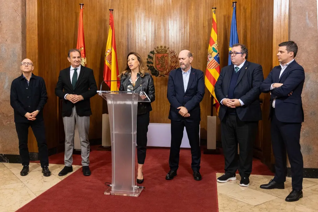 El presidente de la RFEF visita Zaragoza para conocer los avances de la sede hacia el Mundial 2030. AZ