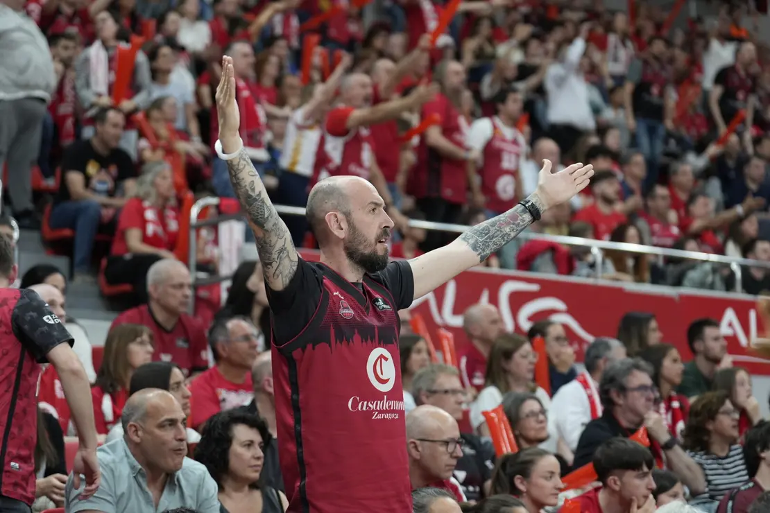 Afici&oacute;n de Casademont Zaragoza ante Valencia Basket / &Aacute;lvaro Calvo