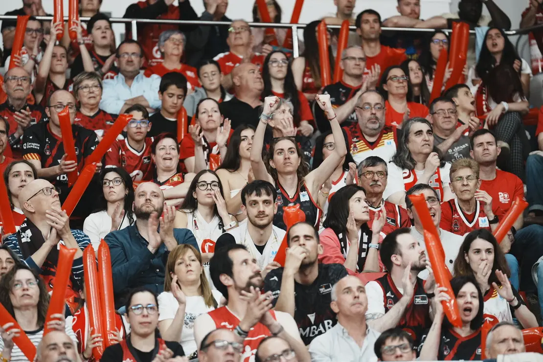 Afici&oacute;n de Casademont Zaragoza ante Valencia Basket / &Aacute;lvaro Calvo