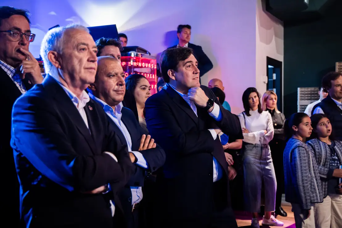 gala100_54521026609_o