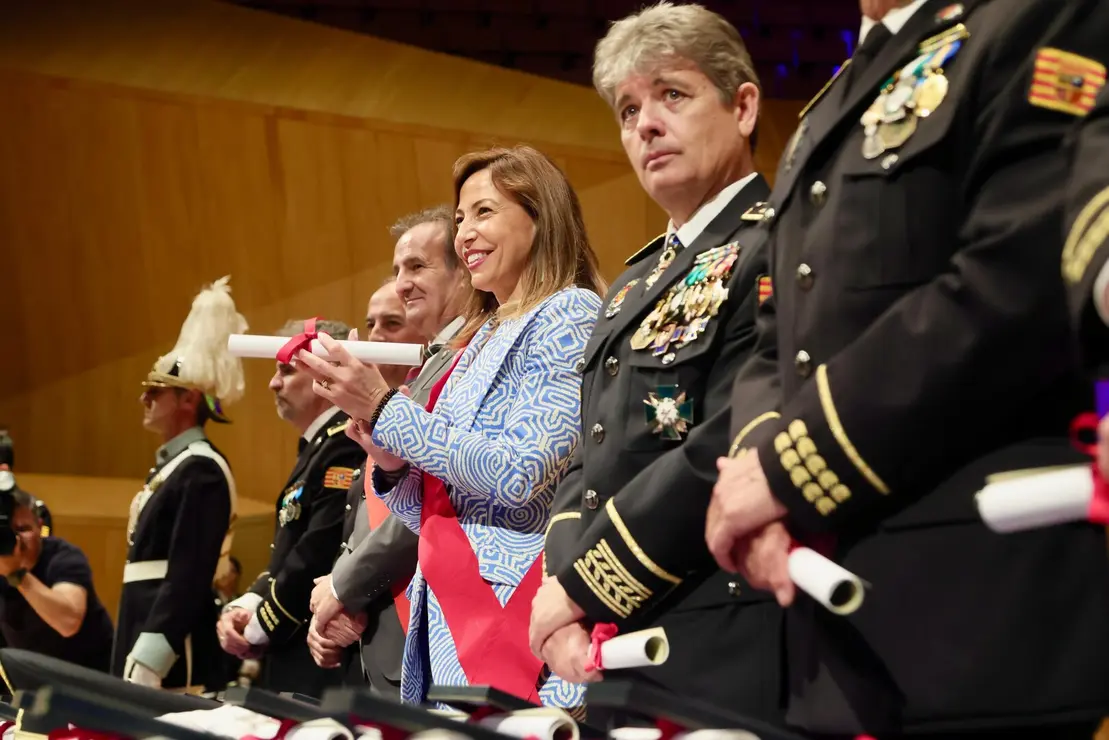 La alcaldesa Natalia Chueca celebra el D&iacute;a de la Patrona de la Polic&iacute;a Local de Zaragoza. /AZ