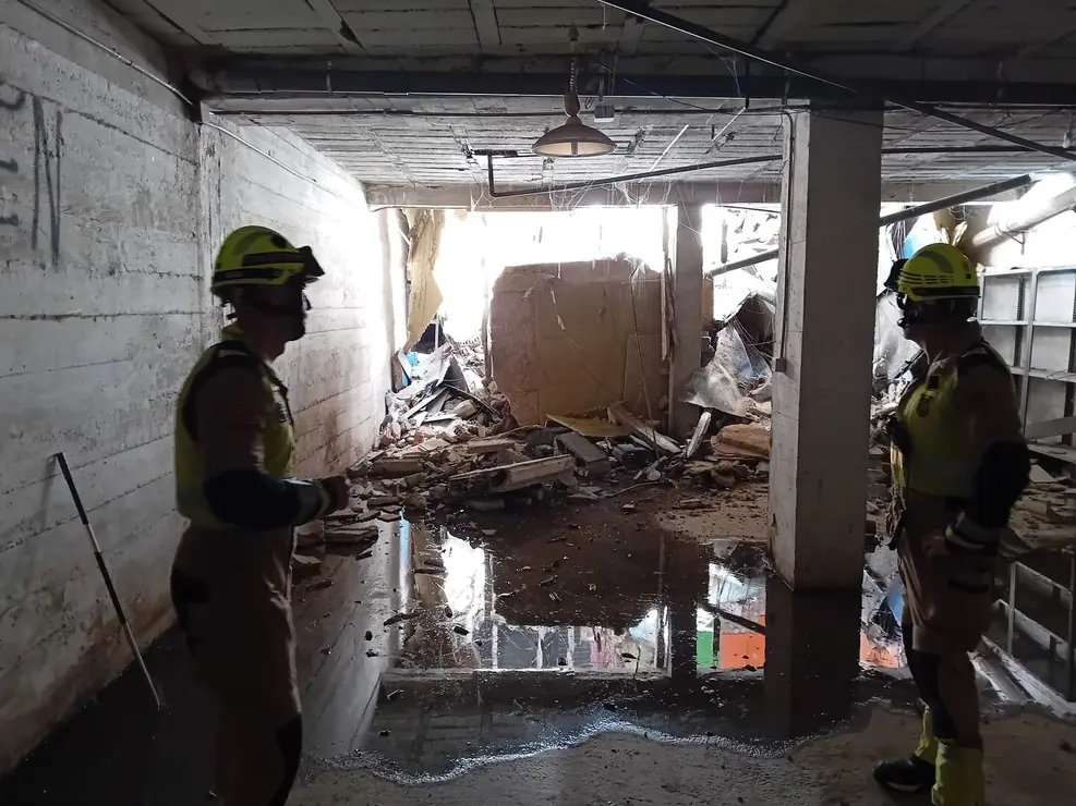 Desprendimiento de la terraza interior de un edifico en Zaragoza ./ Ayuntamiento de Zaragoza