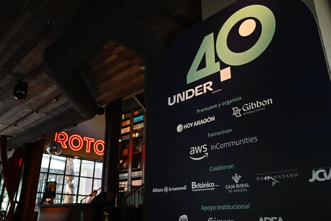 Segunda edici&oacute;n de Under40, en ROTO Zaragoza. / MARCOS CEBRI&Aacute;N