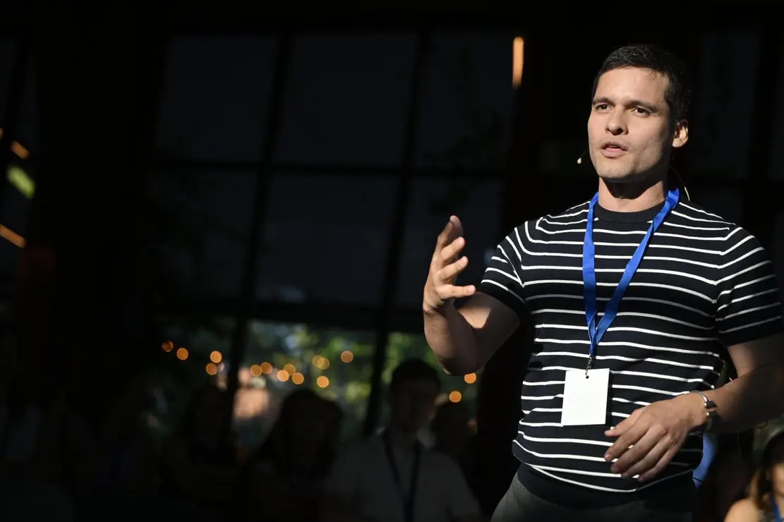 Alejandro Brice&ntilde;o, desarrollador de negocio de AWS. / MARCOS CEBRI&Aacute;N