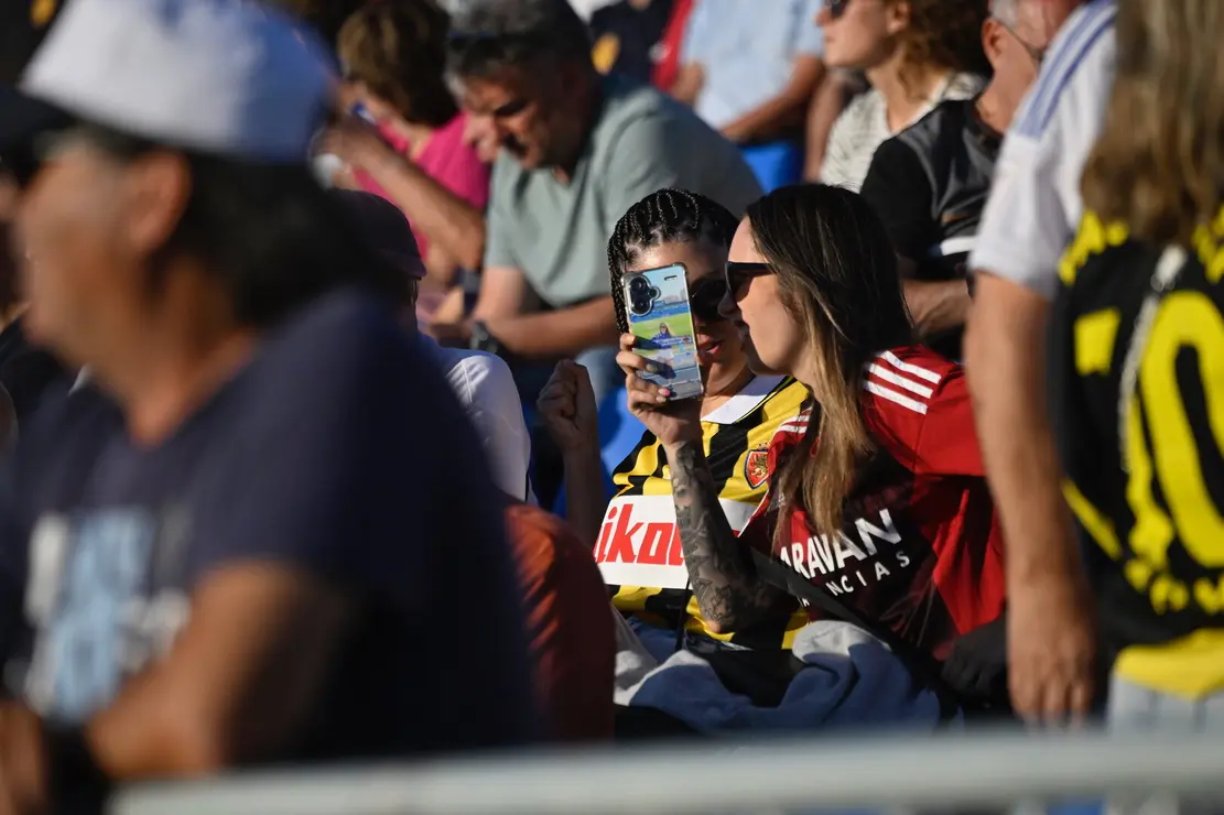 Afici&oacute;n del Real Zaragoza en el Ibercaja Estadio / Marcos Cebri&aacute;n