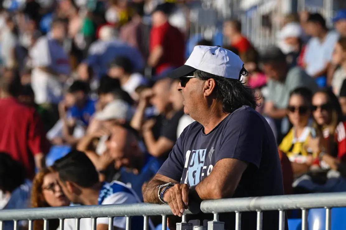 Afici&oacute;n del Real Zaragoza en el Ibercaja Estadio / Marcos Cebri&aacute;n