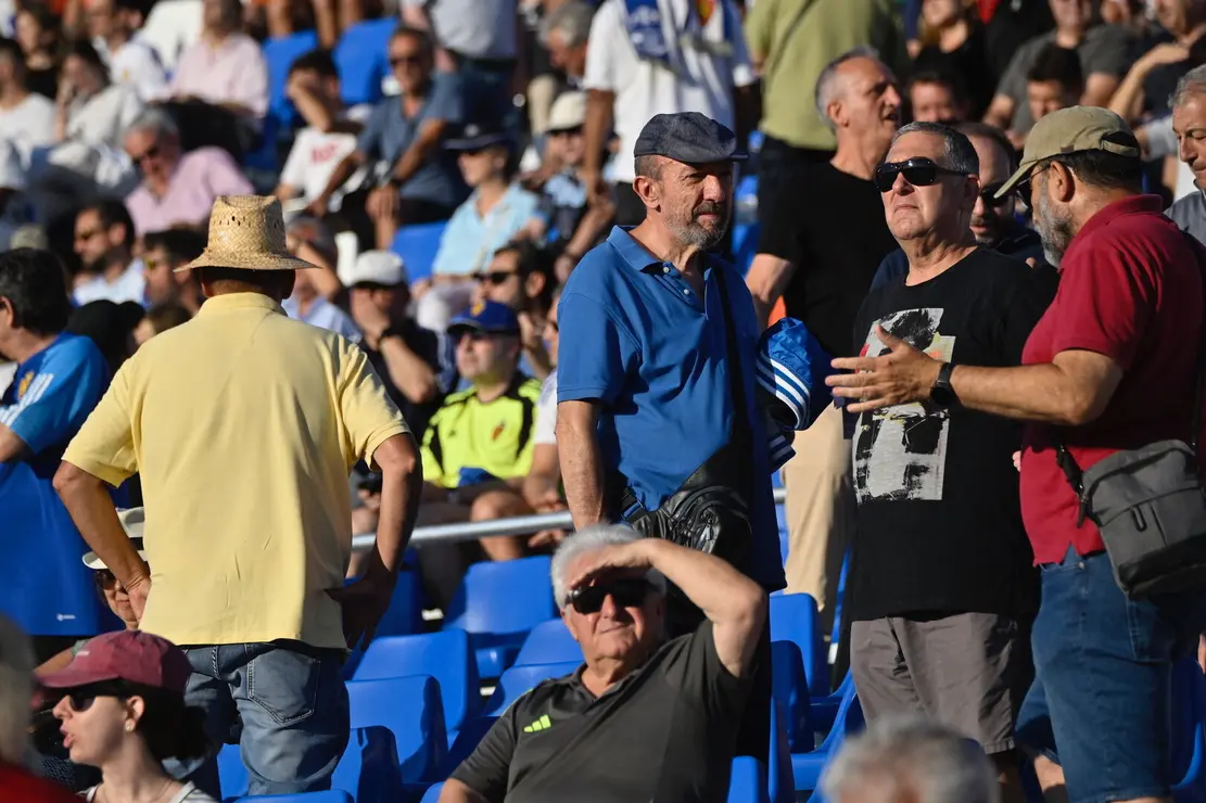 Afici&oacute;n del Real Zaragoza en el Ibercaja Estadio / Marcos Cebri&aacute;n