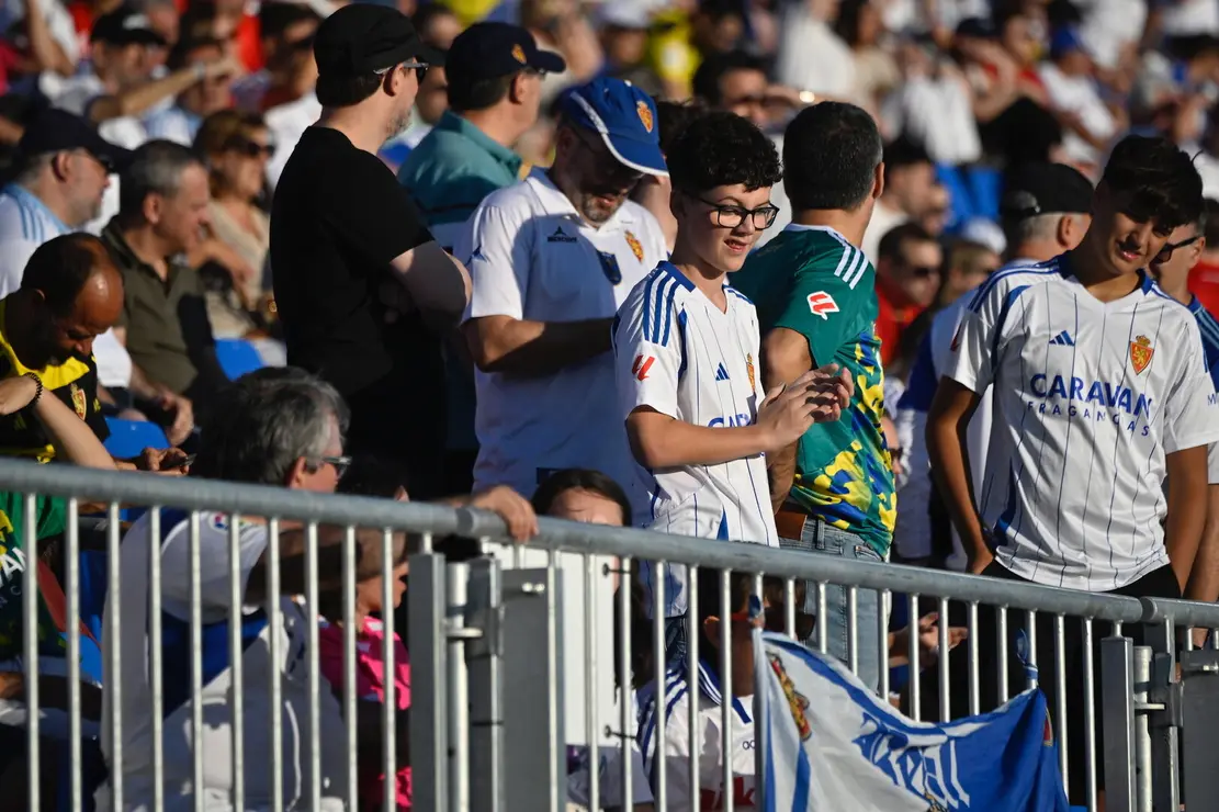Afici&oacute;n del Real Zaragoza en el Ibercaja Estadio / Marcos Cebri&aacute;n