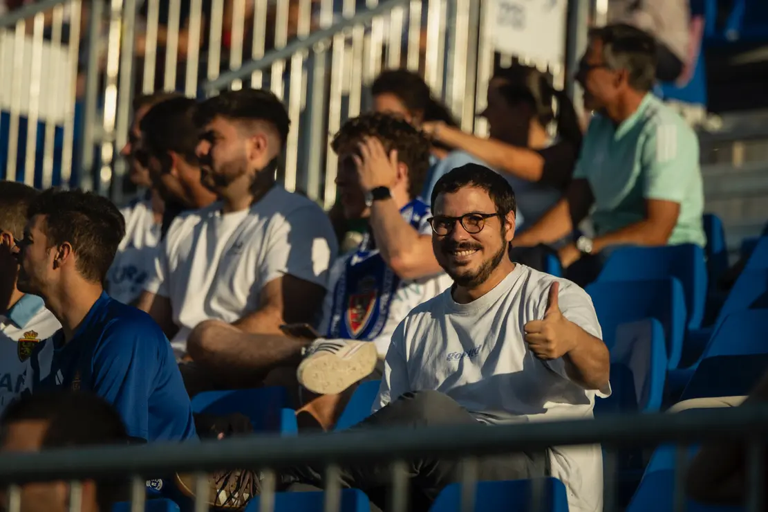 Aficionados en el Ibercaja Estadio / Marcos Cebri&aacute;n