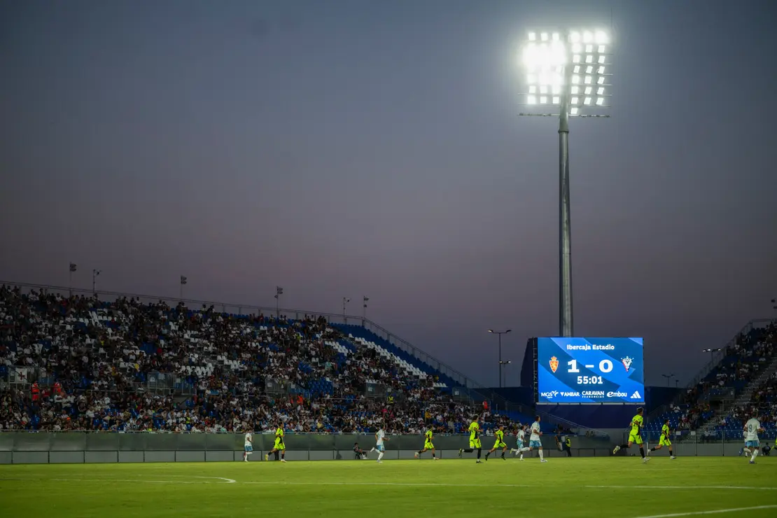 Im&aacute;genes del Real Zaragoza - Mirand&eacute;s en el Ibercaja Estadio / Marcos Cebri&aacute;n