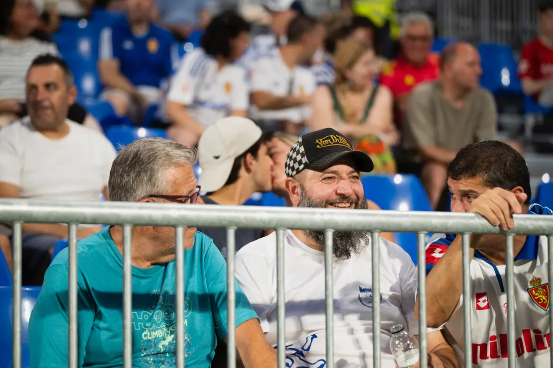 Aficionados en el Ibercaja Estadio en el Real Zaragoza - SD Huesca / Marcos Cebri&aacute;n