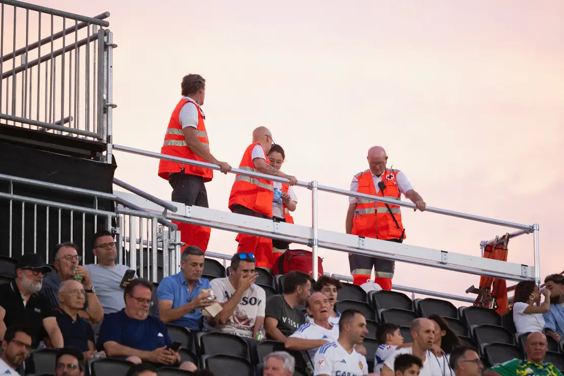 Aficionados en el Ibercaja Estadio en el Real Zaragoza - SD Huesca / Marcos Cebri&aacute;n