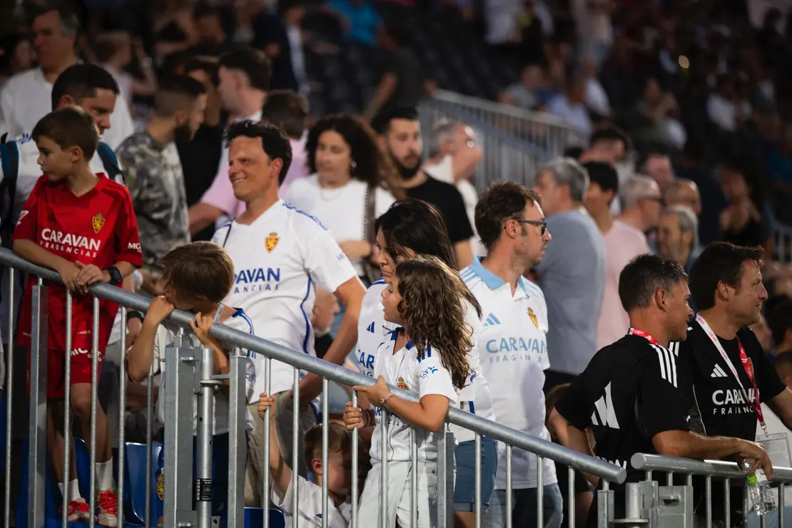 Aficionados en el Ibercaja Estadio en el Real Zaragoza - SD Huesca / Marcos Cebri&aacute;n