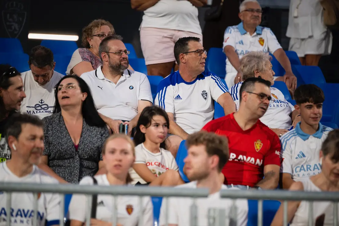 Aficionados en el Ibercaja Estadio en el Real Zaragoza - SD Huesca / Marcos Cebri&aacute;n