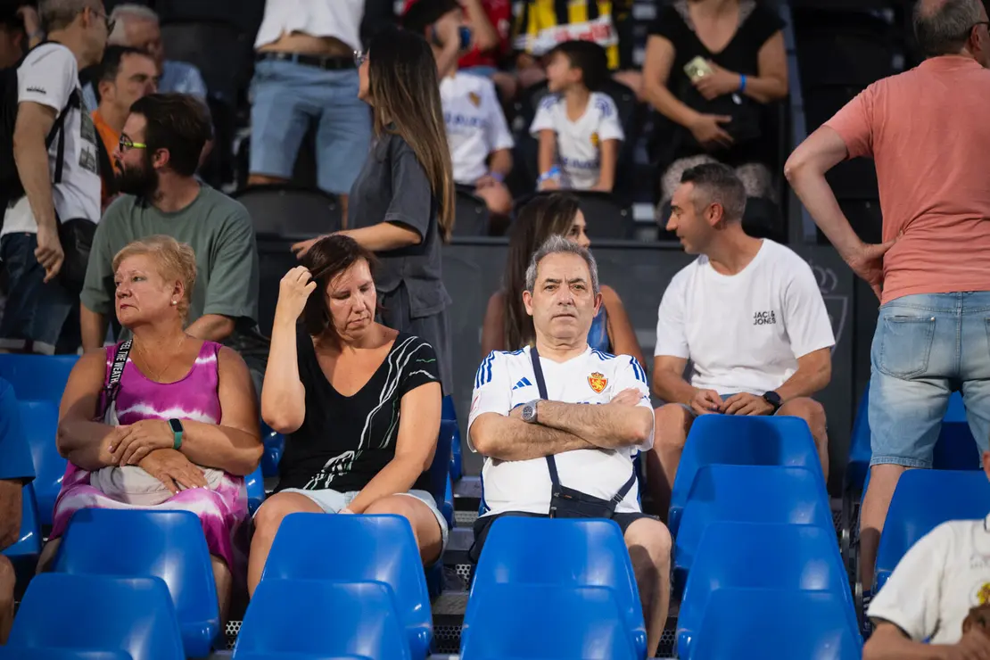 Aficionados en el Ibercaja Estadio en el Real Zaragoza - SD Huesca / Marcos Cebri&aacute;n