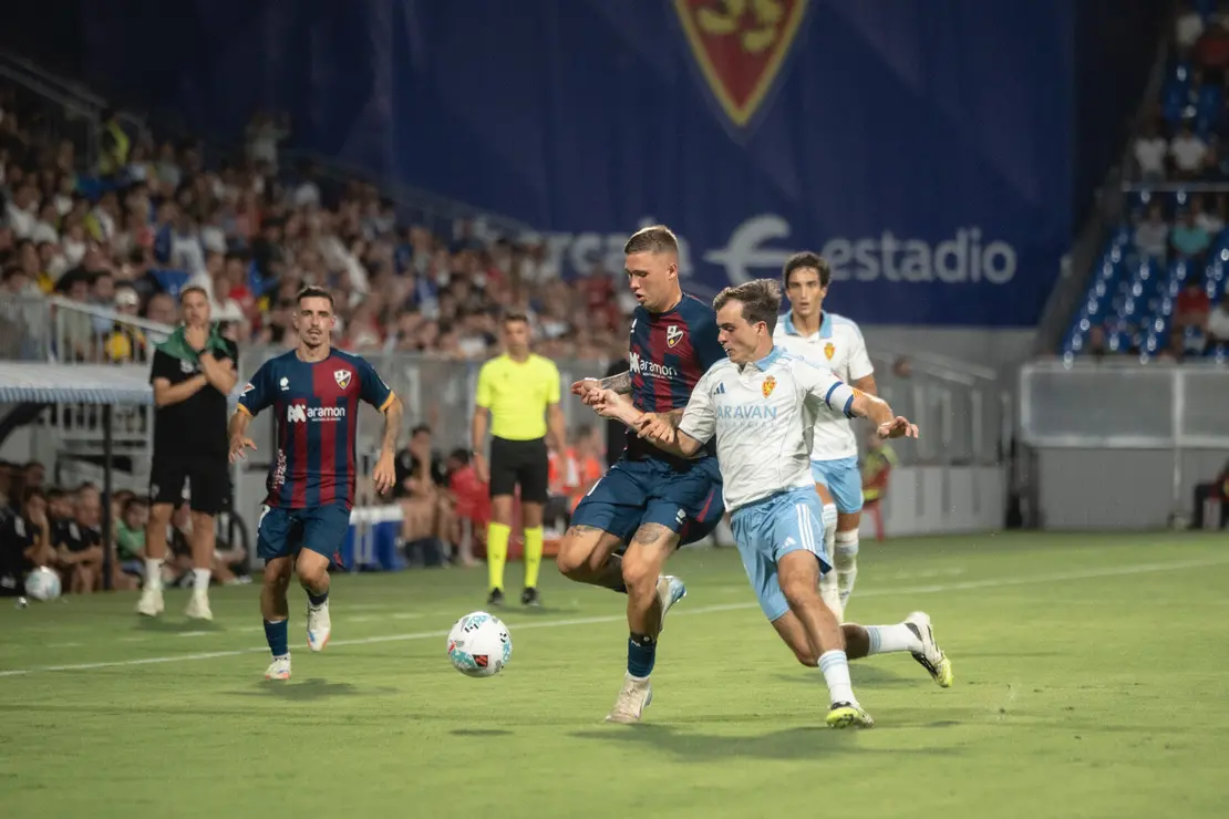 Imagen del Real Zaragoza - SD Huesca en el Memorial Carlos Lapetra / Marcos Cebri&aacute;n
