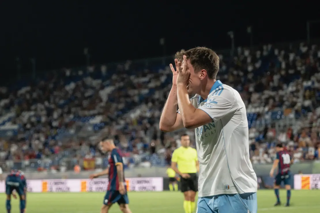 Paulino durante el Real Zaragoza - SD Huesca en el Memorial Carlos Lapetra / Marcos Cebri&aacute;n