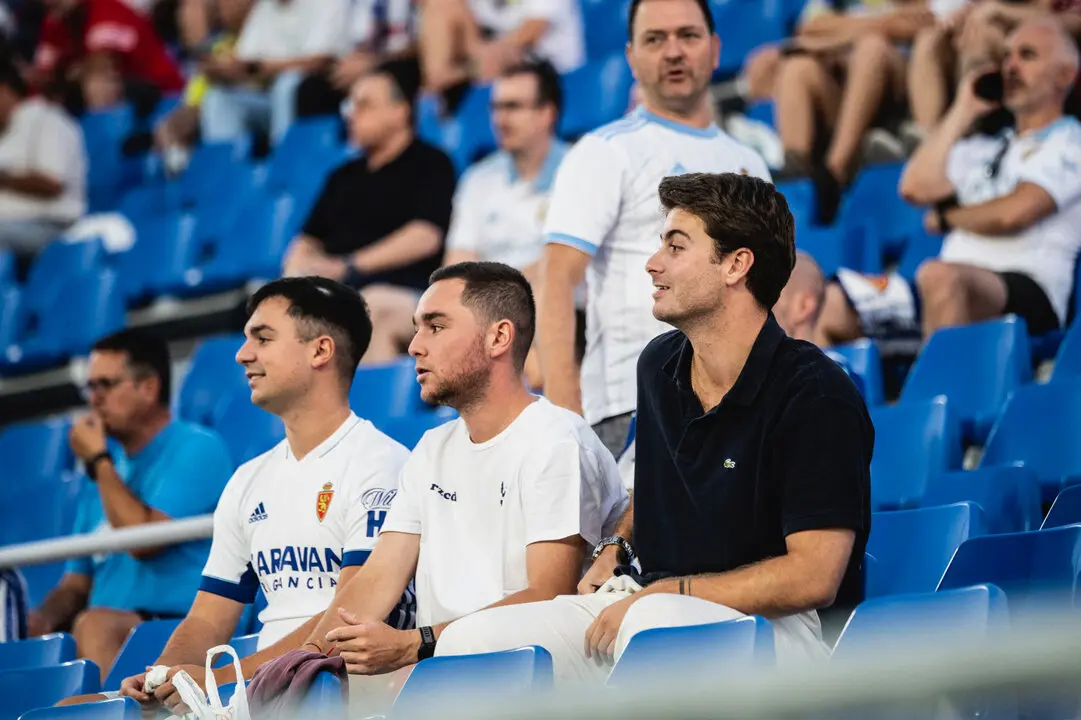 Aficionados del Real Zaragoza en el Ibercaja Estadio / Marcos Cebri&aacute;n