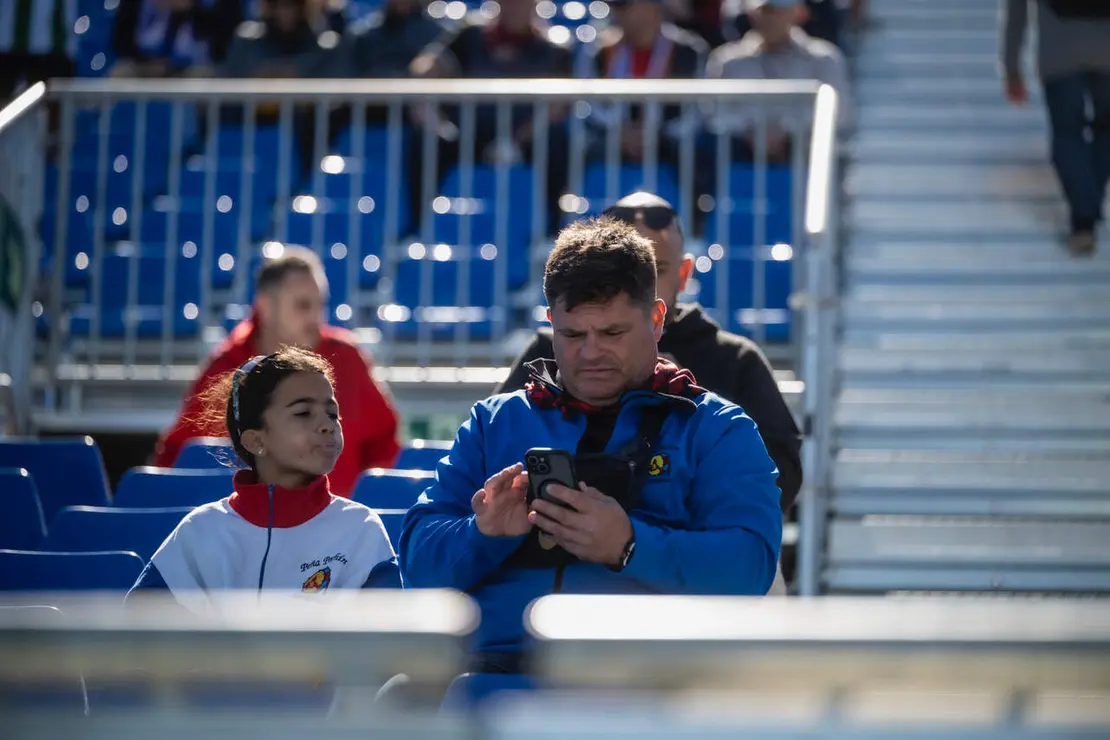 Aficionados del Real Zaragoza ante el C&oacute;rdoba / Marcos Cebri&aacute;n