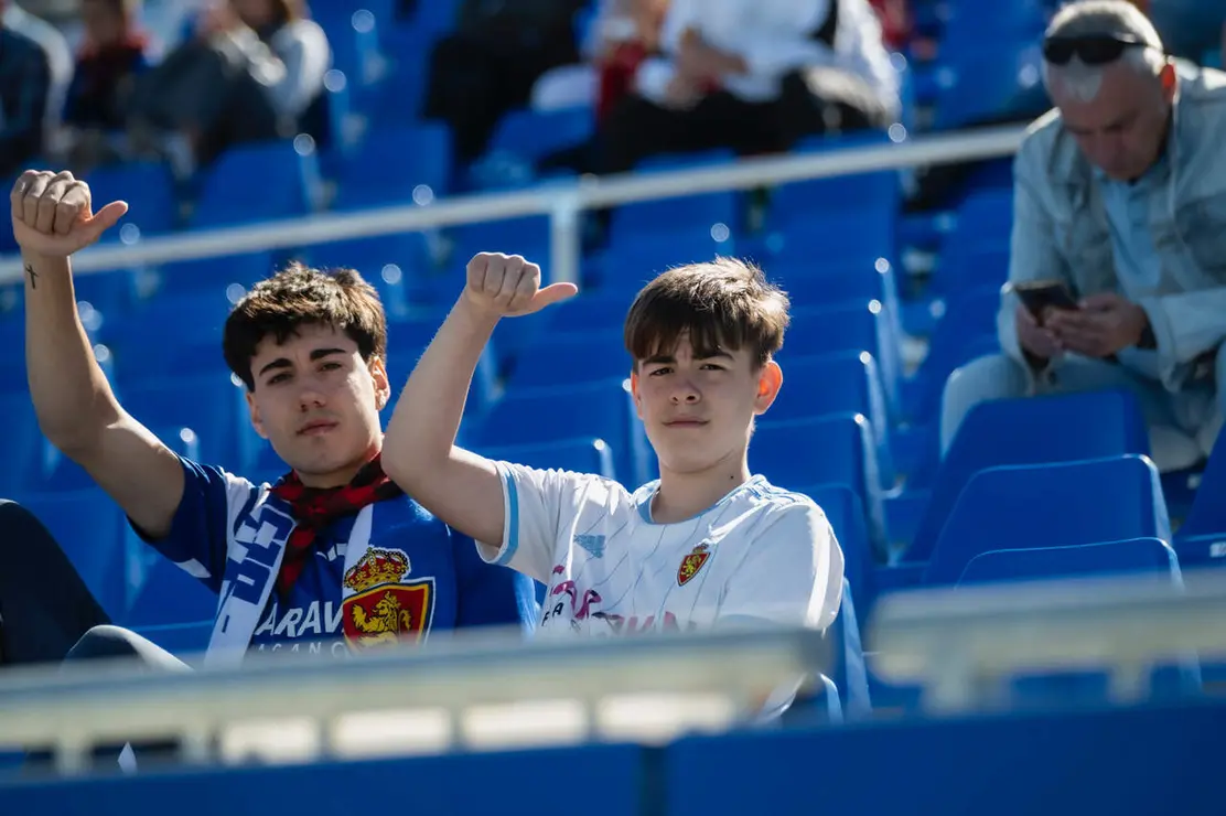 Aficionados del Real Zaragoza ante el C&oacute;rdoba / Marcos Cebri&aacute;n