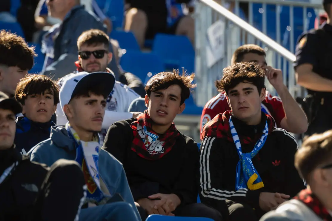 Aficionados del Real Zaragoza ante el C&oacute;rdoba / Marcos Cebri&aacute;n