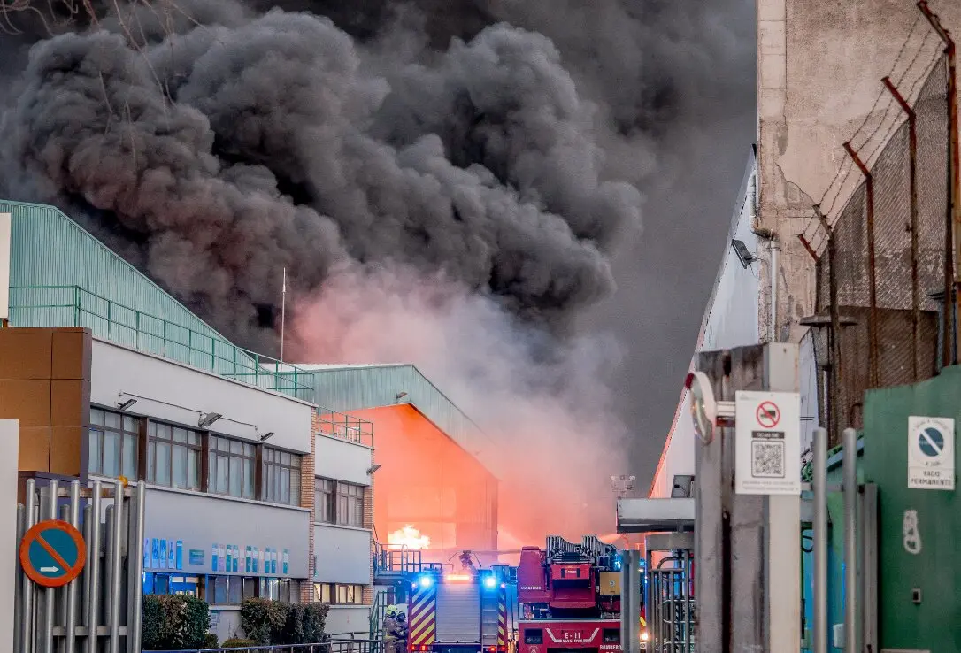 El incendio de Saica Natur en la ciudad de Zaragoza / &Aacute;lvaro Calvo