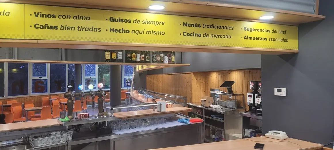 El bar de la Cooperativa de Taxis de Zaragoza vuelve a abrir sus puertas.