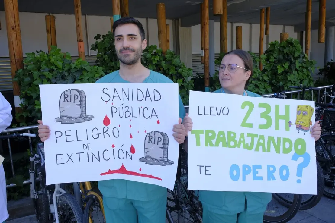 Concentraci&oacute;n ante el hospital Miguel Servet (5)