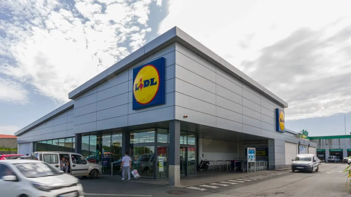 El clon de las sandalias de lujo est&aacute; en Lidl