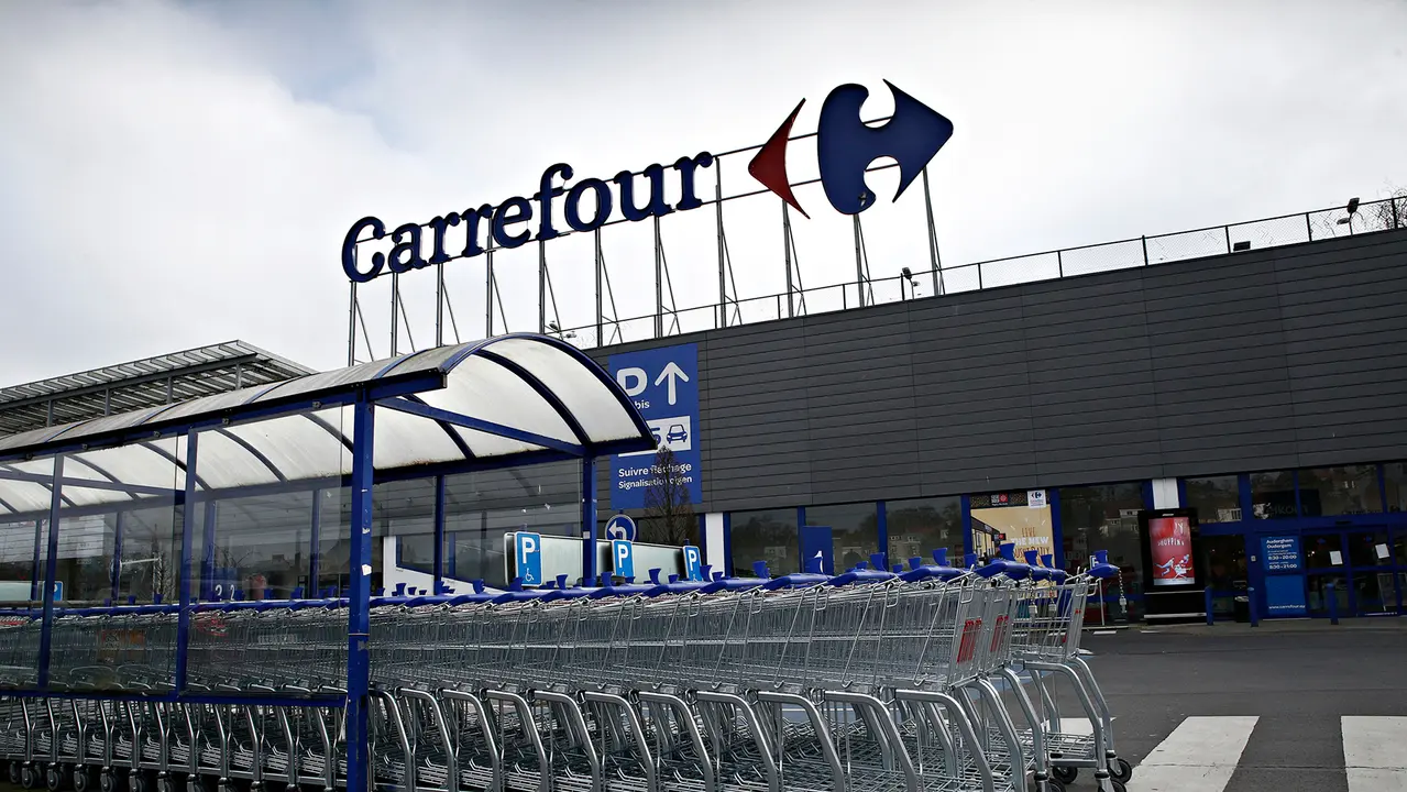 Carrefour se quiere quitar de encima el stock de esta QLED: la mejor Smart TV de Samsung ahora por 400 euros