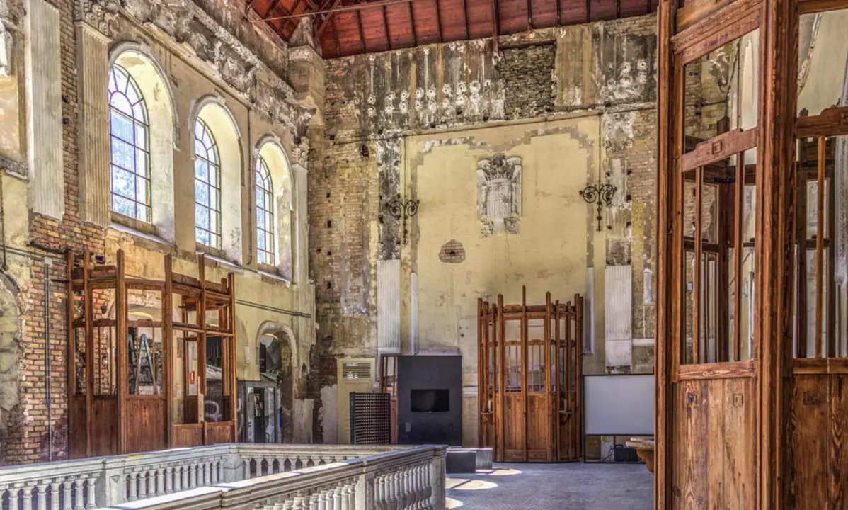 Aspecto del vest&iacute;bulo de la estaci&oacute;n de Canfranc antes de la reconstrucci&oacute;n / H.A