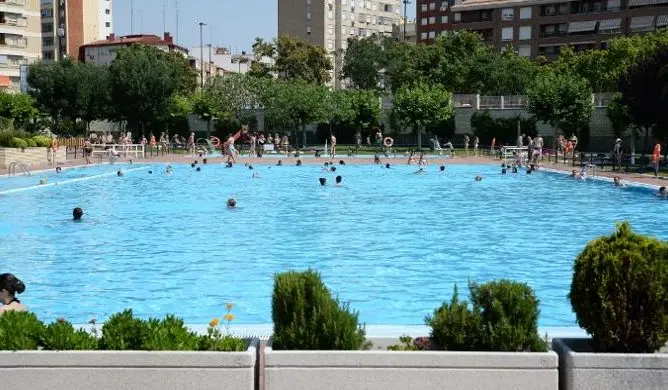 Imagen de archivo de unas piscinas municipales de Arag&oacute;n/H.A.