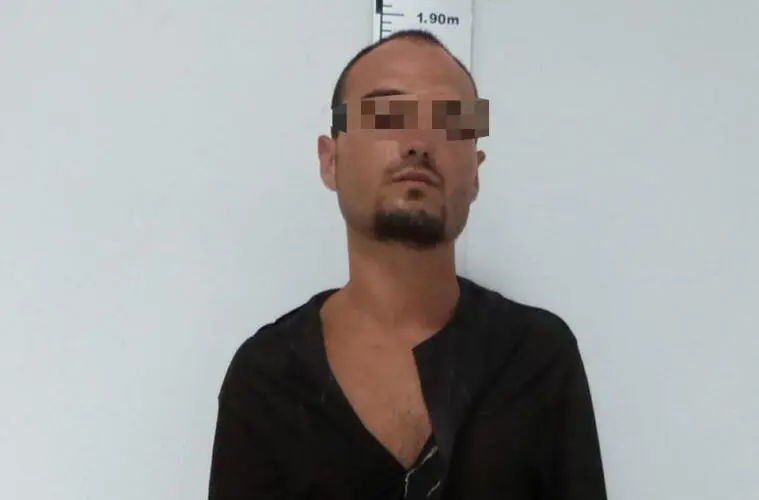 El conocido como 'Rambo de Requena', durante un reconocimiento policial / HOY ARAG&Oacute;N