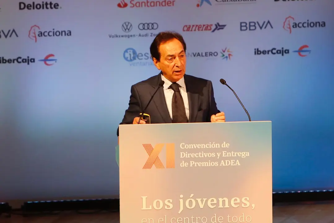 Salvador Arenere en la XI Convenci&oacute;n de Directivos de ADEA