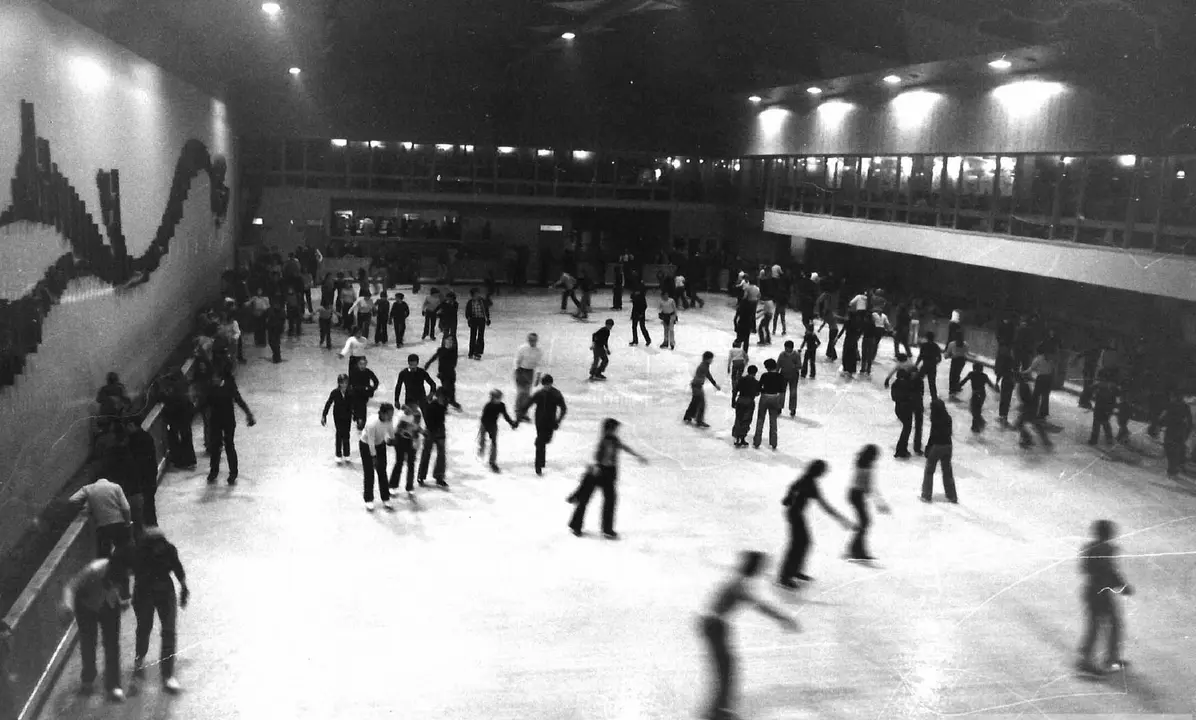 Pista de hielo El Ib&oacute;n / GERARDO SANCHO RAMO, ARCHIVO MUNICIPAL DE ZARAGOZA