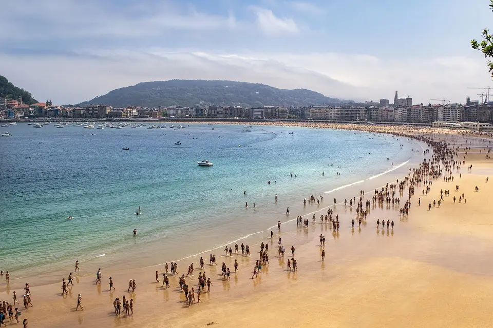 San Sebasti&aacute;n es una de playas cant&aacute;bricas m&aacute;s cercanas a Zaragoza / HA