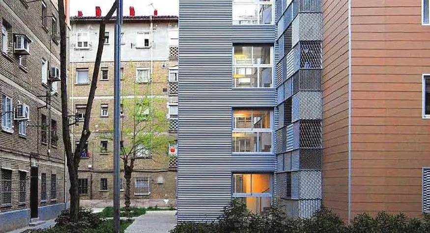 Rehabilitaci&oacute;n de edificios y accesibilidad. / COAATZ
