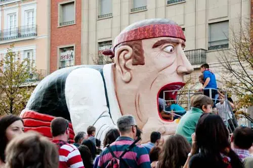 El Tragachicos es uno de los planes familiares perfecto para las Fiestas del Pilar / AZ