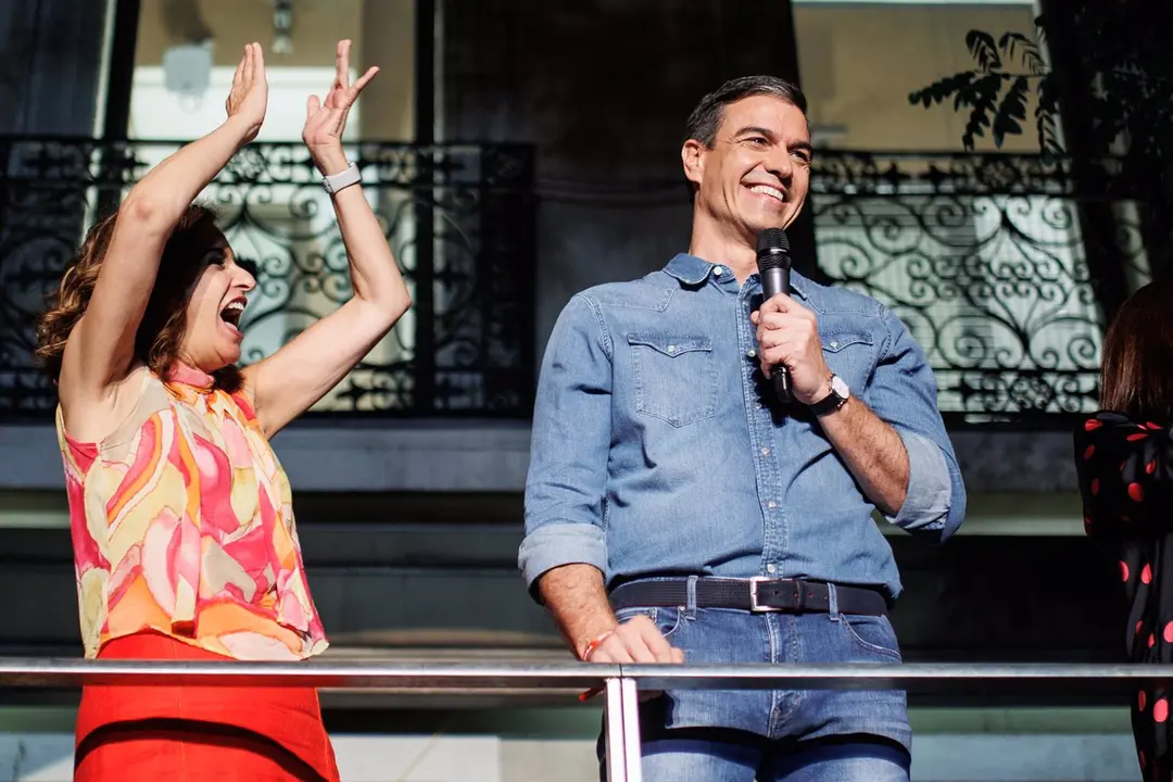 24/07/2023 El presidente del Gobierno de Espa&ntilde;a y secretario general del PSOE, Pedro S&aacute;nchez, agradece a sus votantes los resultados obtenidos en la jornada electoral de los comicios generales en la sede del Partido Socialista en la calle Ferraz, a 23 de julio de 2023, en Madrid (Espa&ntilde;a). Todos los espa&ntilde;oles han sido llamados hoy, 23 de julio de 2023, para elegir a sus representantes para los pr&oacute;ximos cuatro a&ntilde;os. Est&aacute;n en juego 350 esca&ntilde;os en el Congreso y 208 en el Senado (ya que 57 de los 265 senadores lo son por designaci&oacute;n auton&oacute;mica), que tendr&aacute;n que elegir al pr&oacute;ximo Gobierno.
POLITICA 
Alejandro Mart&iacute;nez V&eacute;lez - Europa Press