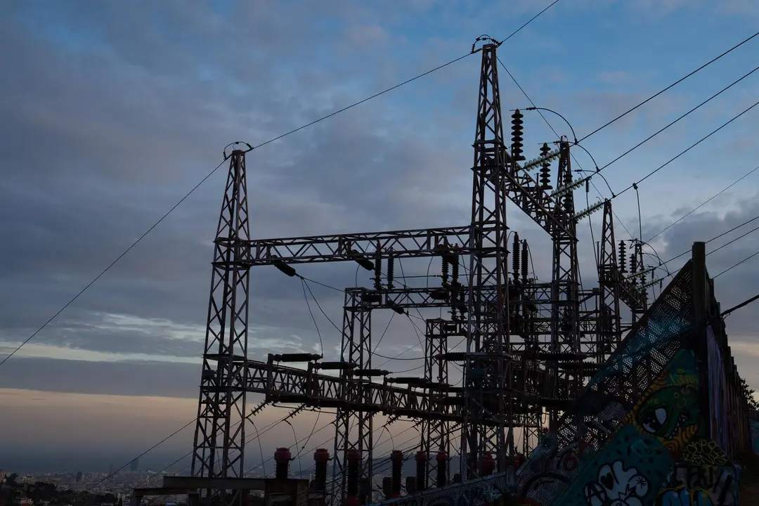 El precio de la luz sube, pero no a los niveles del a&ntilde;o pasado / HA / Agencias