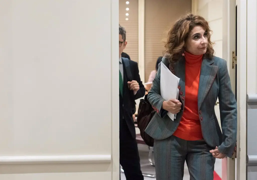 La ministra de Hacienda y Funci&oacute;n P&uacute;blica, Mar&iacute;a Jes&uacute;s Montero, durante una sesi&oacute;n plenaria en el Senado / Gustavo Valiente / Europa Press