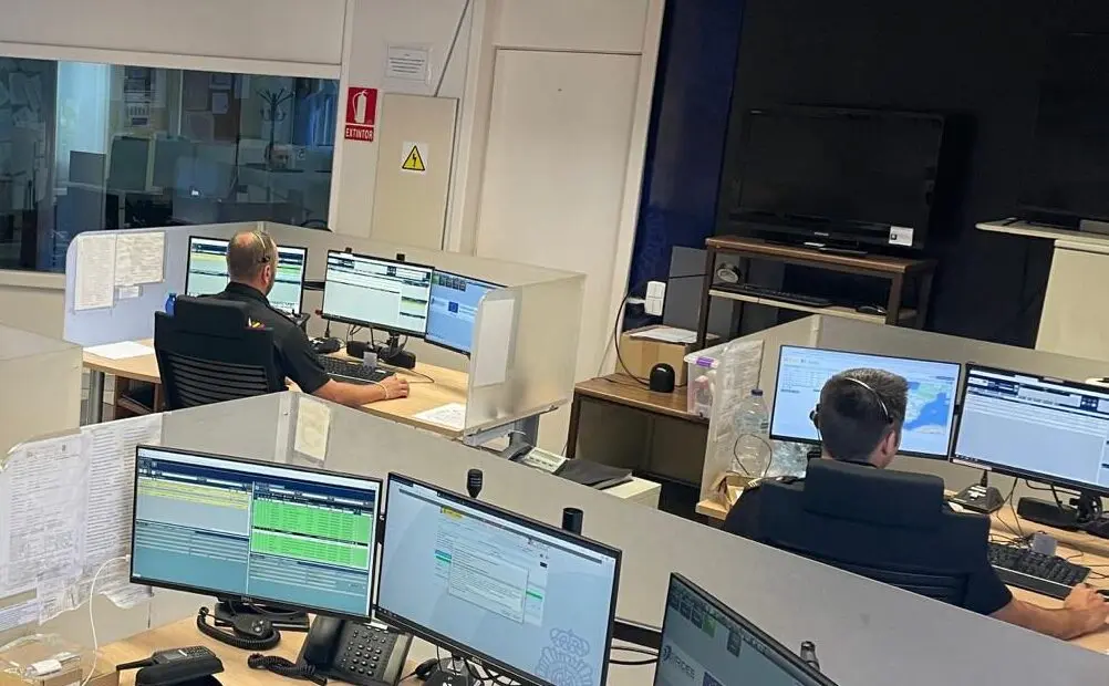 Imagen de la sala de recepci&oacute;n de llamadas de emergencias del 091 en Zaragoza/ H.A.