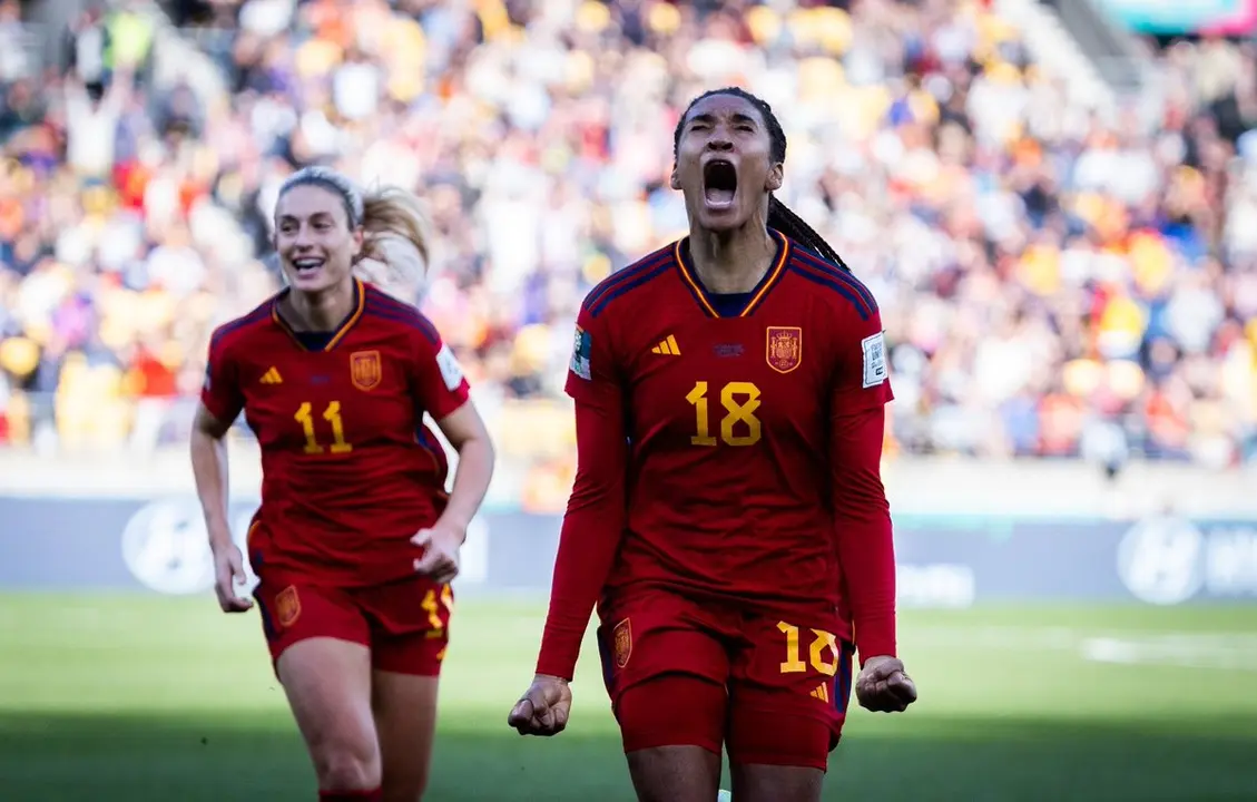 Salma Paralluelo con Espa&ntilde;a / RFEF