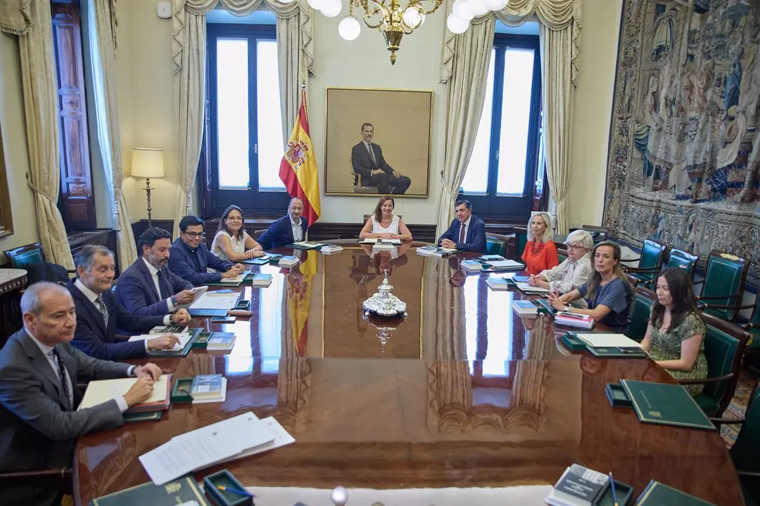 La presidenta del Congreso, Francina Armengol, preside la primera reuni&oacute;n de la Mesa del Congreso de los Diputados de la XV Legislatura / Jes&uacute;s Hell&iacute;n / Europa Press