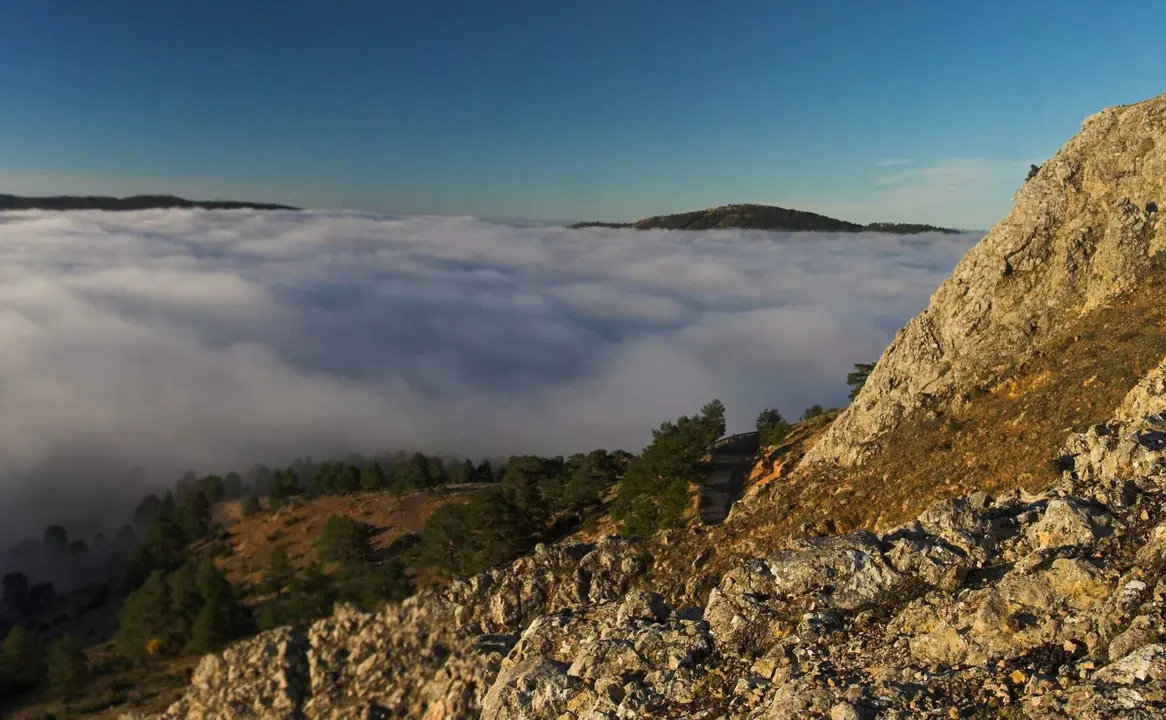 La vega del Tajo, cubierta de nubes / Drakis