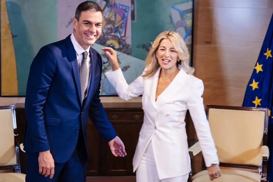 El secretario general del PSOE y presidente del Gobierno en funciones, Pedro S&aacute;nchez, y la ministra de Trabajo y Econom&iacute;a Social en funciones, Yolanda D&iacute;az / Carlos Luj&aacute;n / Europa Press